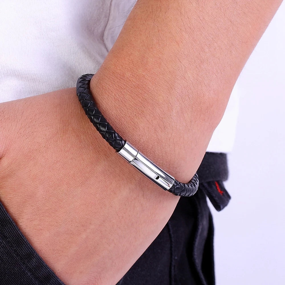 đ€ Bracelets TressĂ©s en Cuir & Acier Inoxydable â ĂlĂ©gance Unisexe.