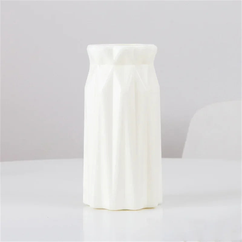 Vase à Fleurs Imitation Céramique – Élégance Durable.