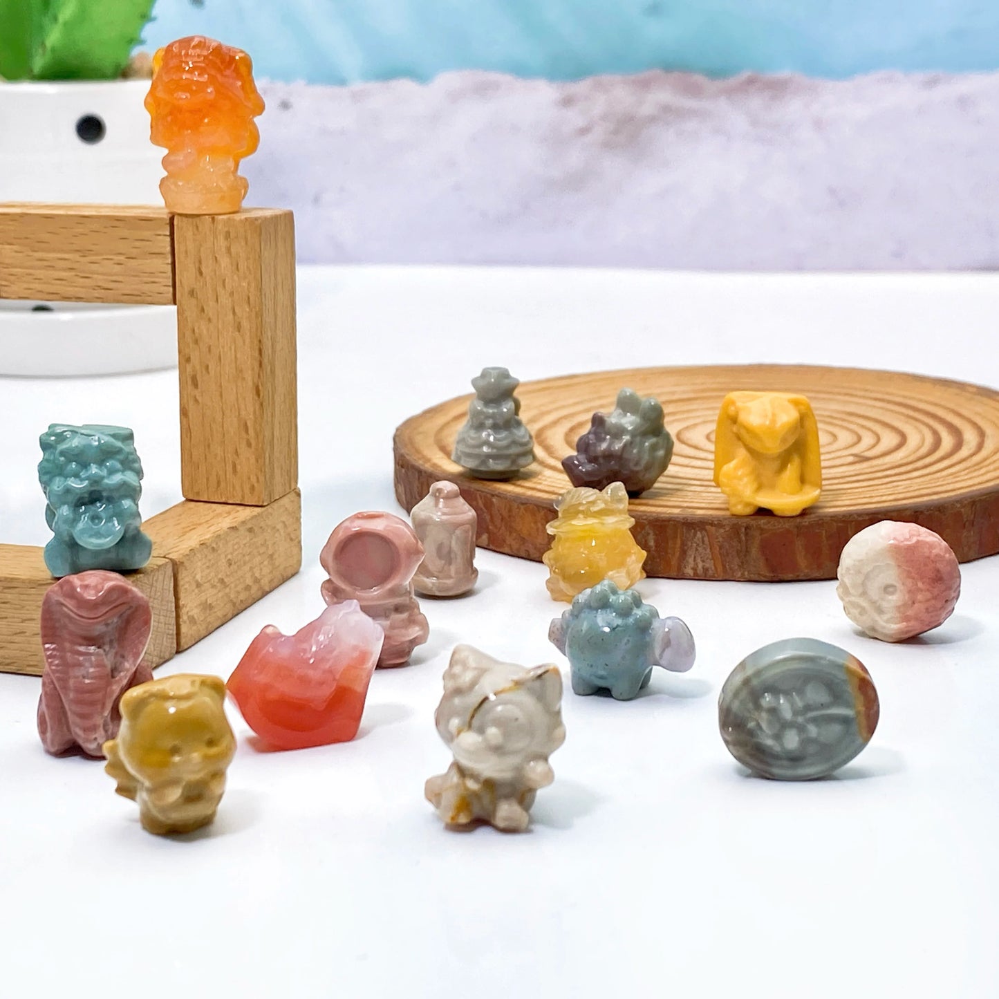 Lot de 5 Pierres Naturelles Sculptées – Cristaux Bruts Décoratifs.