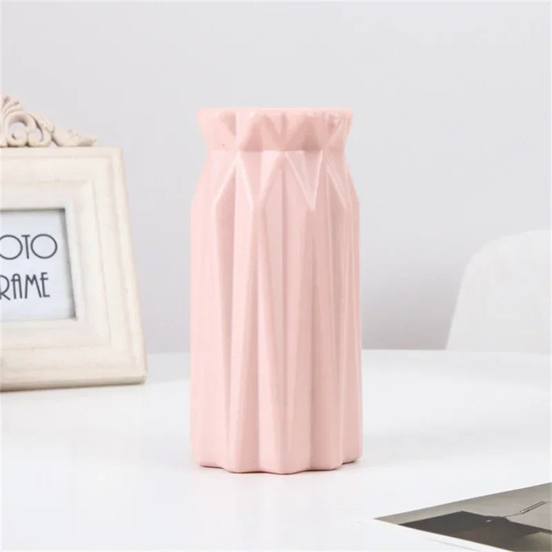 Vase à Fleurs Imitation Céramique – Élégance Durable.