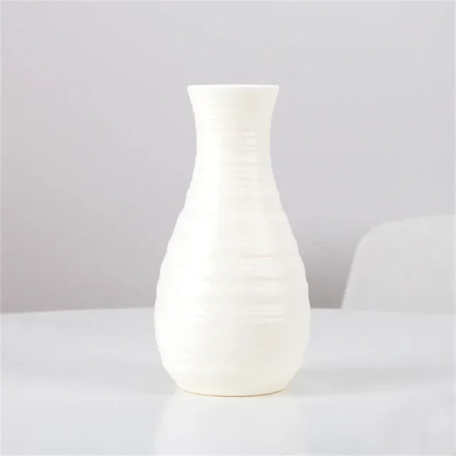 Vase à Fleurs Imitation Céramique – Élégance Durable.