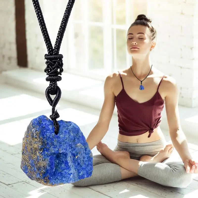 💎 Collier Pendentif en Lapis-Lazuli Naturel – Élégance Authentique & Bienfaits Spirituels.