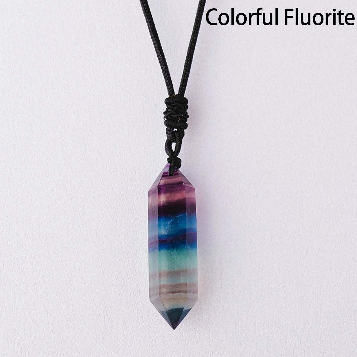 Pendentif en Quartz Naturel – Énergie & Élégance.