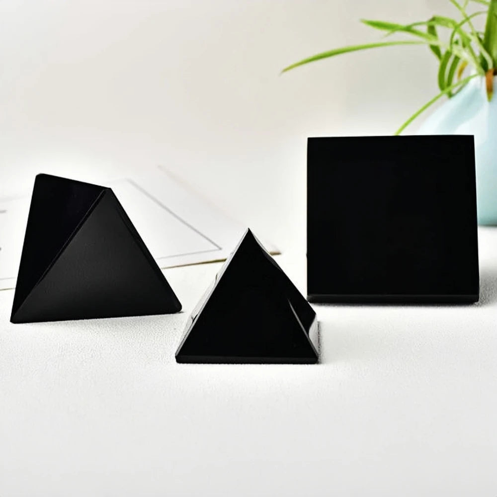 🪨 Tourmaline Noire Naturelle – Mascotte Énergétique.