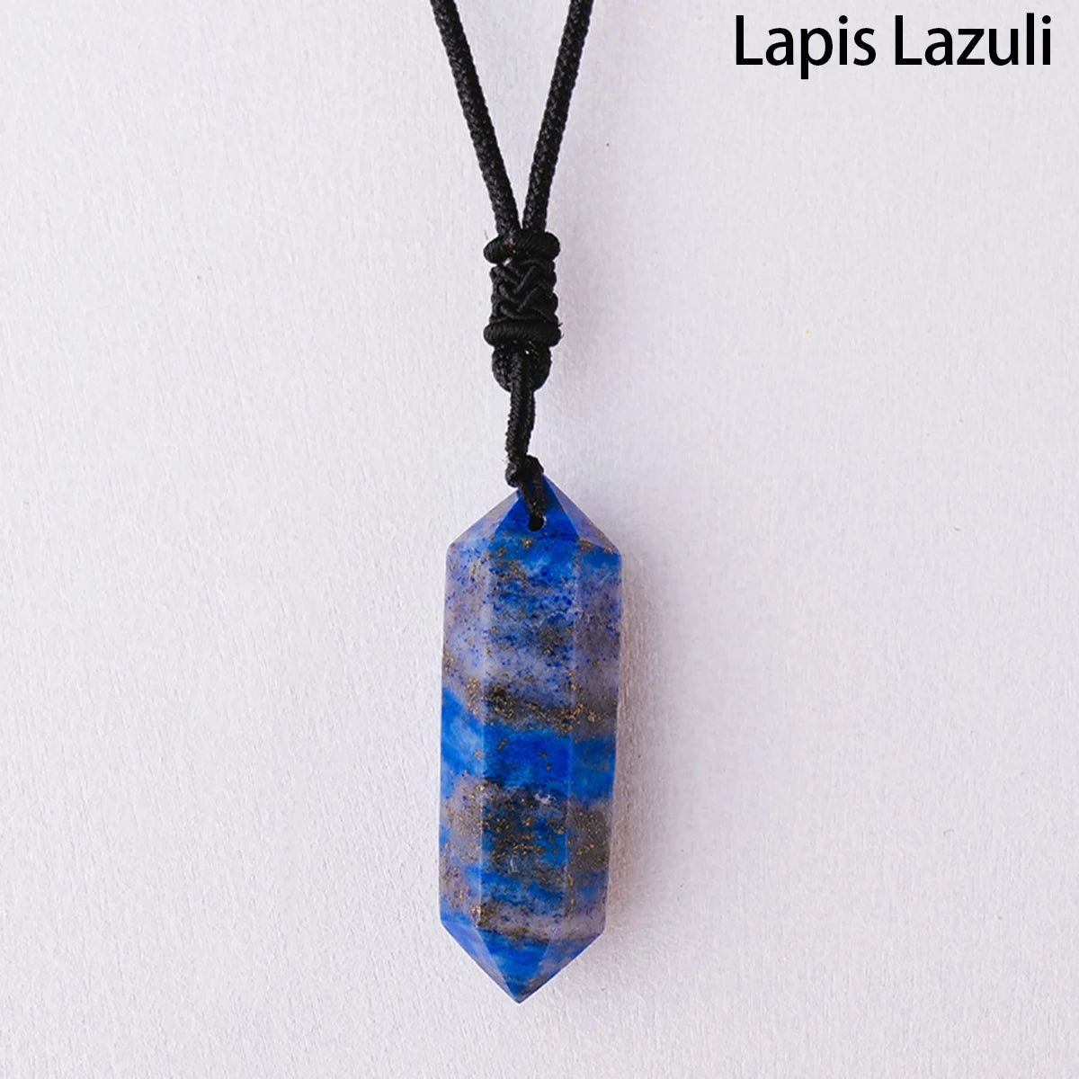 Pendentif en Quartz Naturel – Énergie & Élégance.