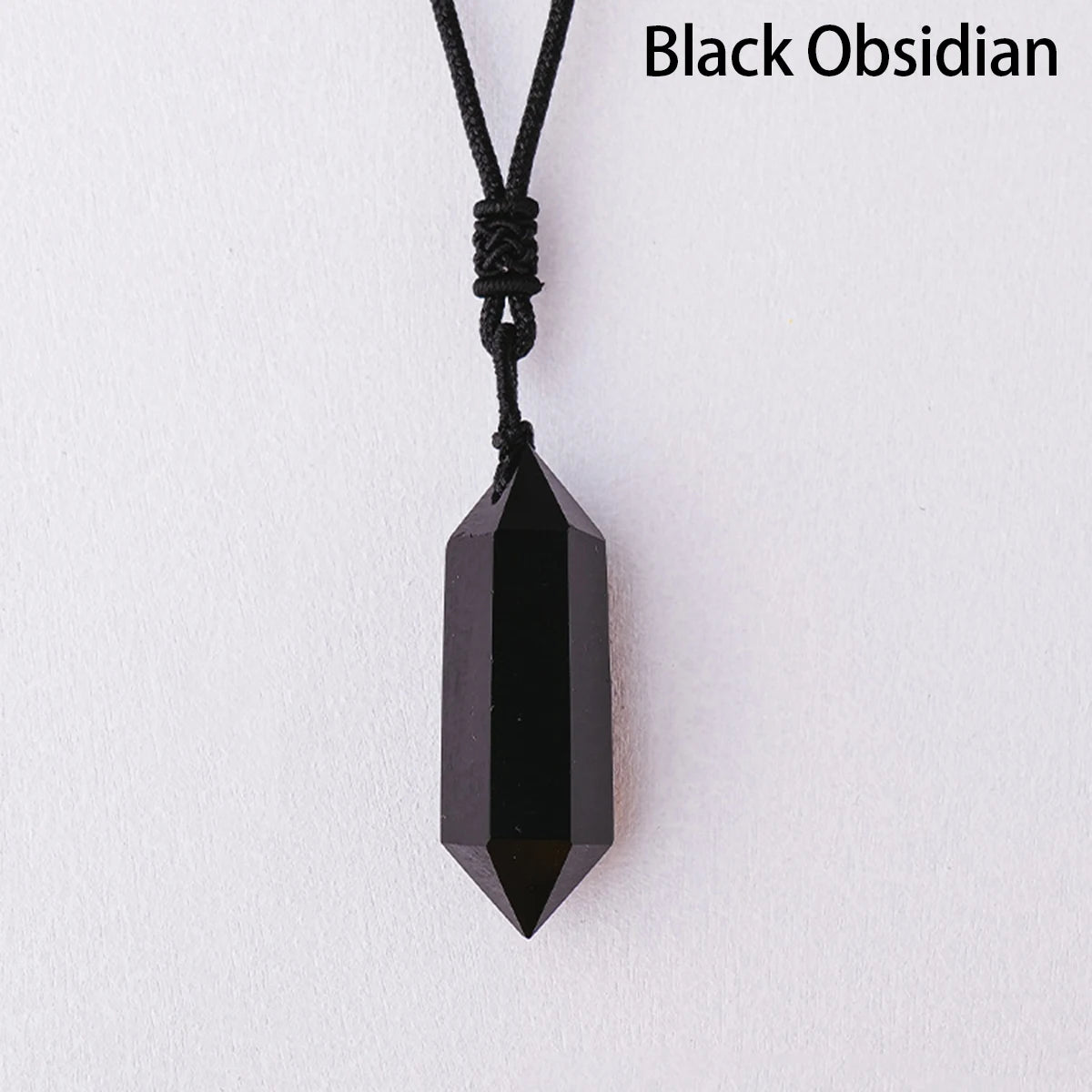 Pendentif en Quartz Naturel – Énergie & Élégance.