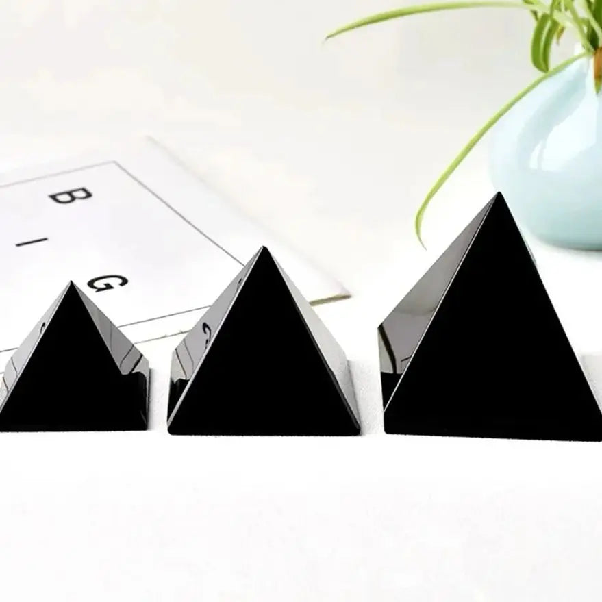 🪨 Tourmaline Noire Naturelle – Mascotte Énergétique.