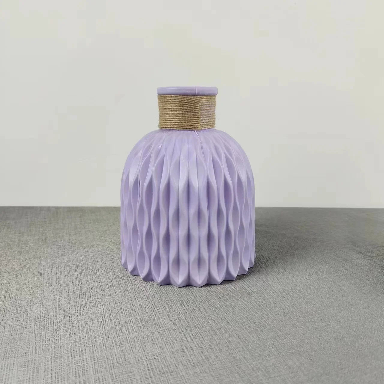 Vase à Fleurs Imitation Céramique – Élégance Durable.
