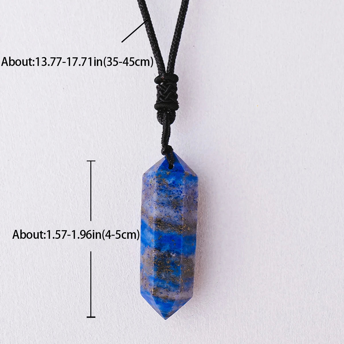 Pendentif en Quartz Naturel – Énergie & Élégance.