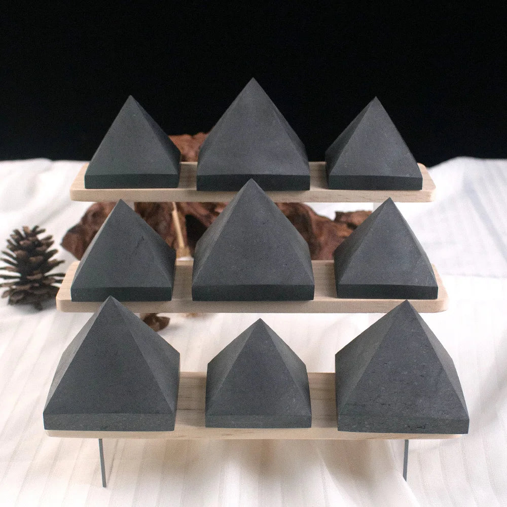 🔮 Pyramide de Shungite Naturelle – Protection Énergétique & Bien-Être.