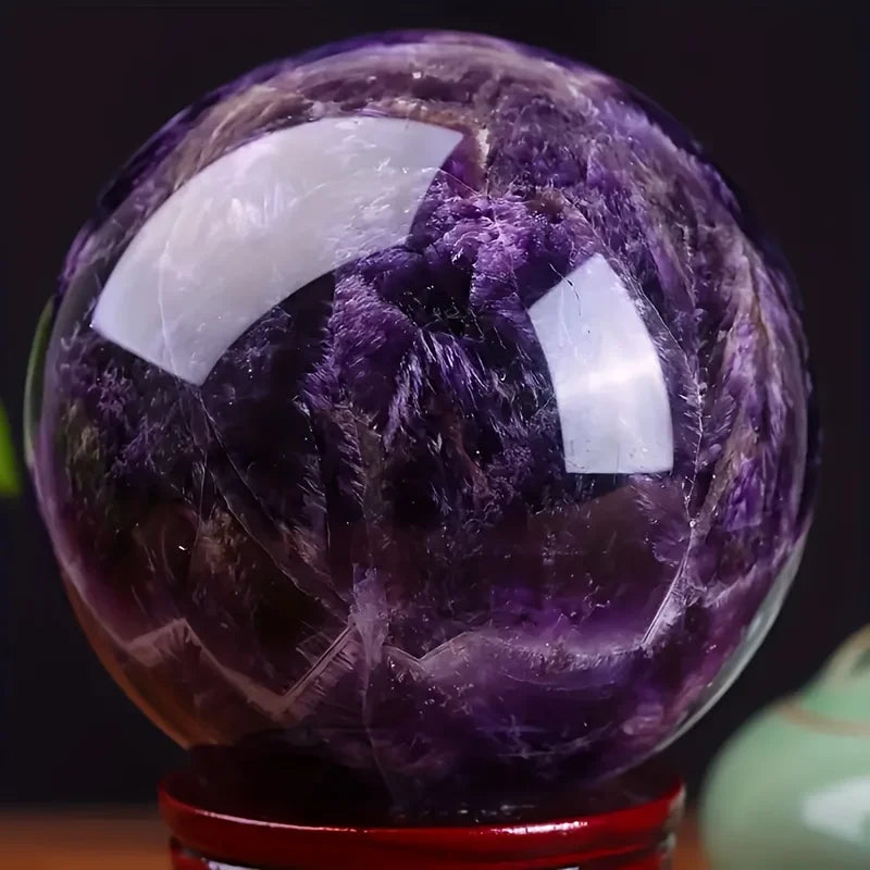 Sphère d’Améthyste Naturelle – Énergie Apaisante & Élégance Spirituelle.