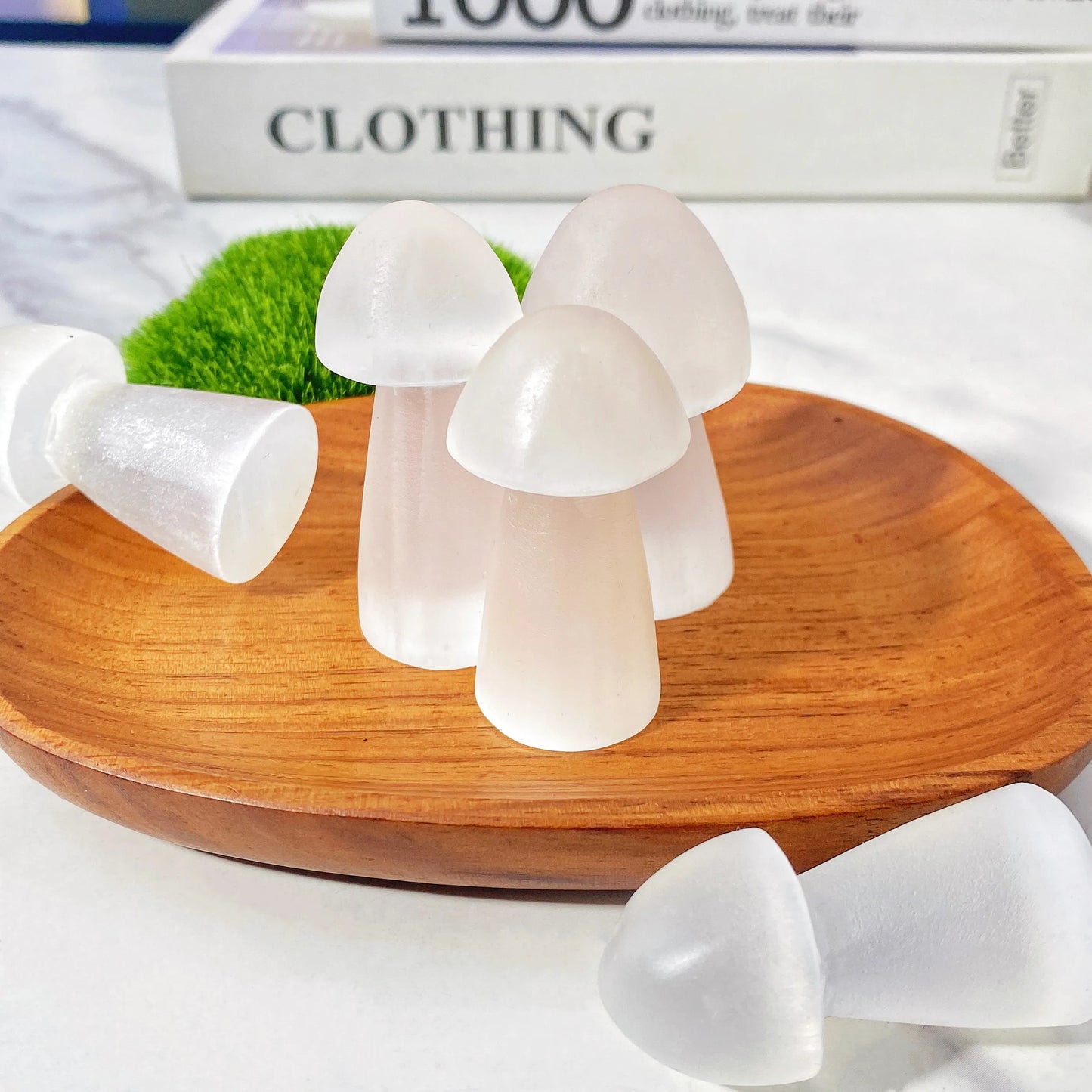 Champignon en Sélénite – Décoration Cristalline & Énergétique.