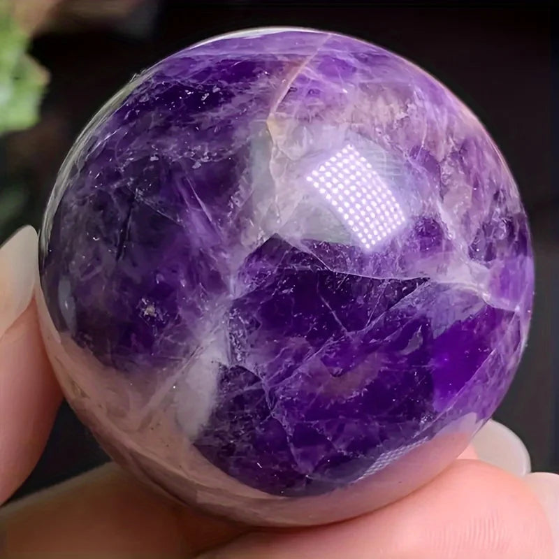 Sphère d’Améthyste Naturelle – Énergie Apaisante & Élégance Spirituelle.