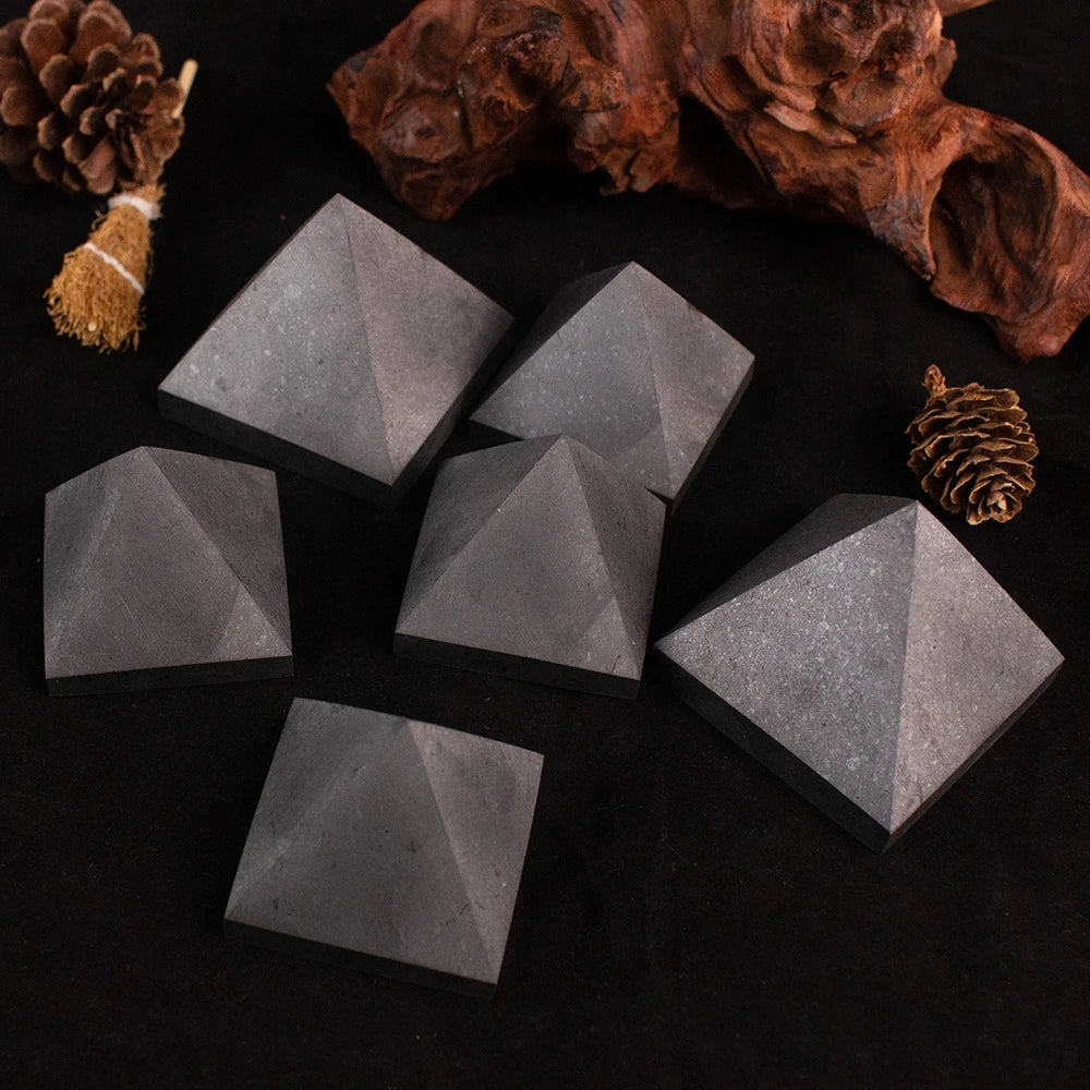 🔮 Pyramide de Shungite Naturelle – Protection Énergétique & Bien-Être.
