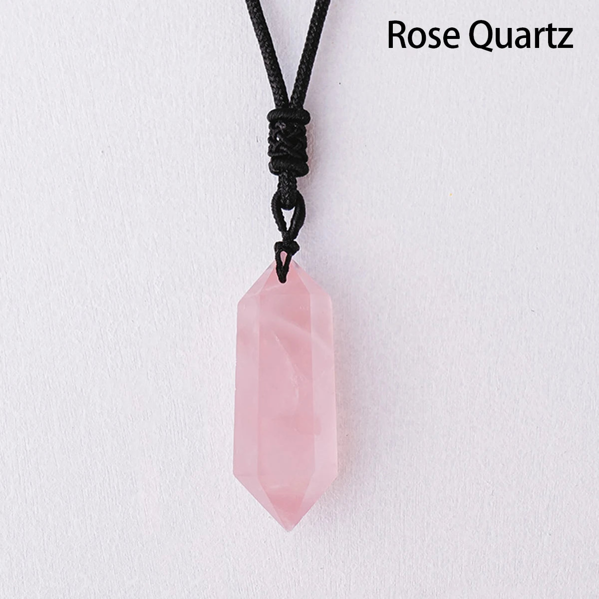 Pendentif en Quartz Naturel – Énergie & Élégance.