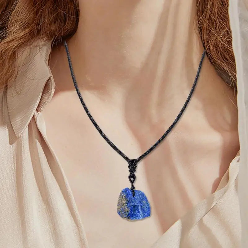 💎 Collier Pendentif en Lapis-Lazuli Naturel – Élégance Authentique & Bienfaits Spirituels.