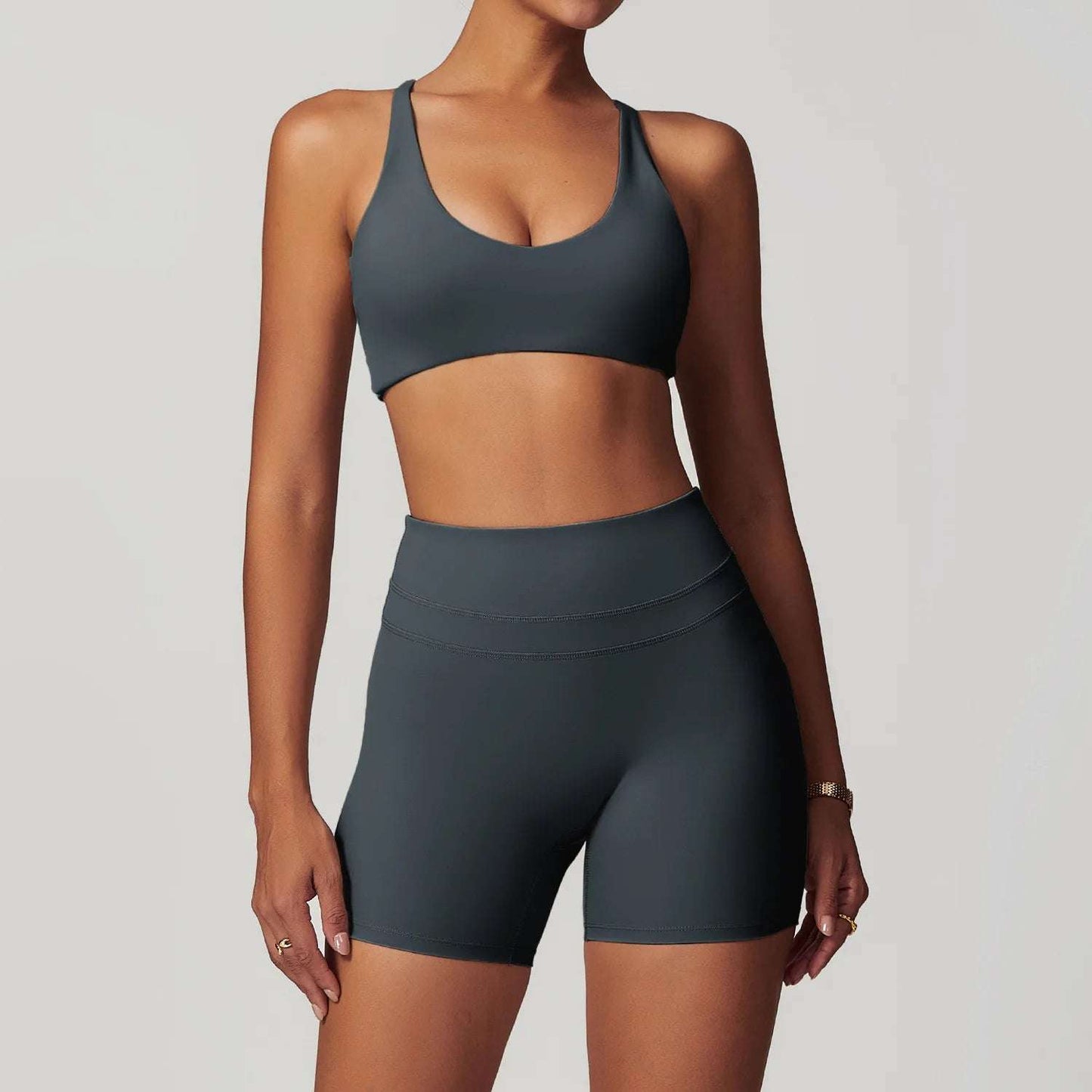 VĂȘtements de sport pour femmes.