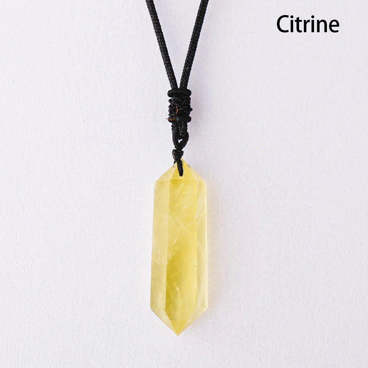 Pendentif en Quartz Naturel – Énergie & Élégance.