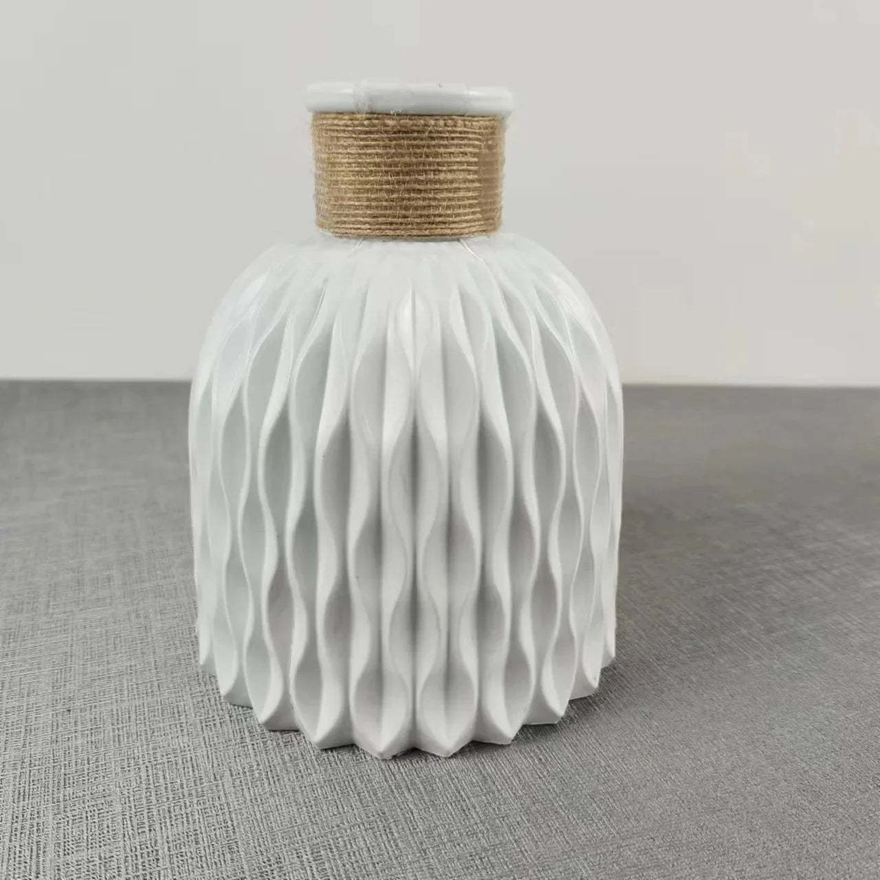 Vase à Fleurs Imitation Céramique – Élégance Durable.
