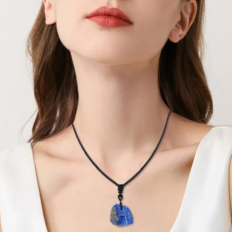 💎 Collier Pendentif en Lapis-Lazuli Naturel – Élégance Authentique & Bienfaits Spirituels.