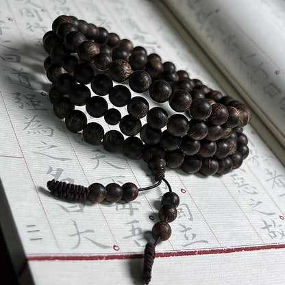 Bracelet de type submergé en matériaux anciens de Tarakan, Indonésie.