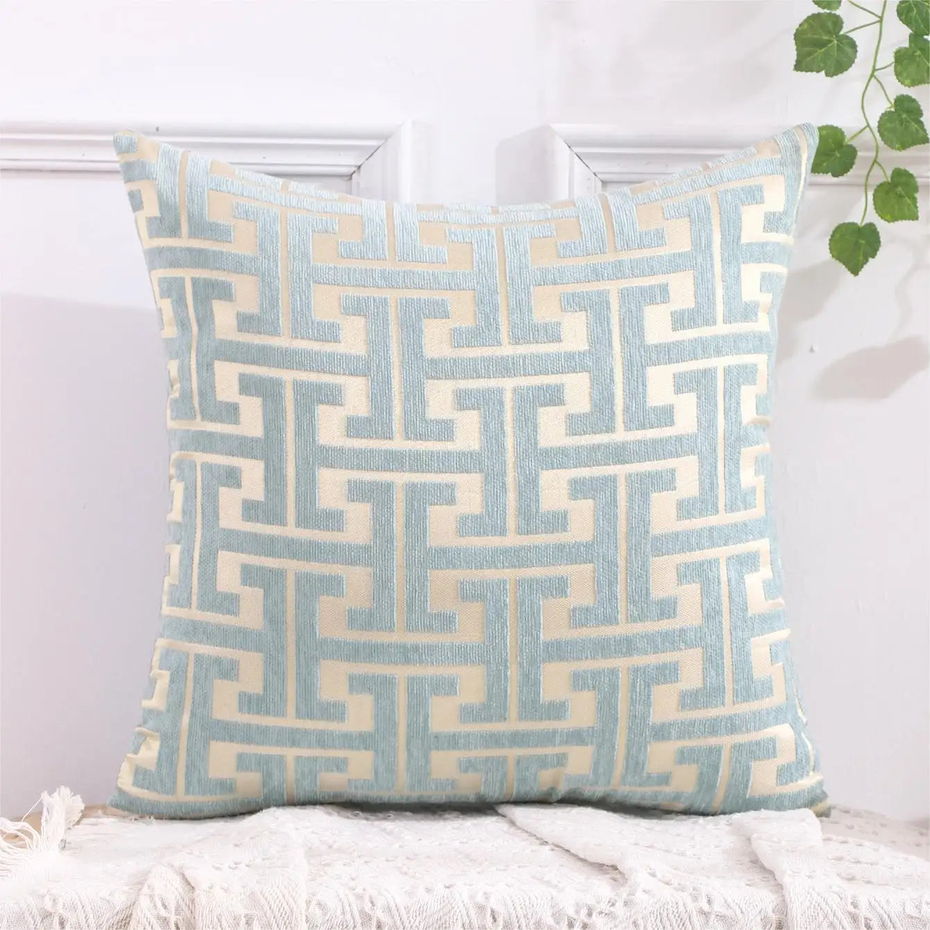 Striped Decorative Pillowcase – Everyday Elegance and Comfort.