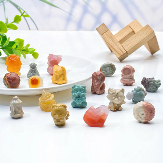 Lot de 5 Pierres Naturelles Sculptées – Cristaux Bruts Décoratifs.