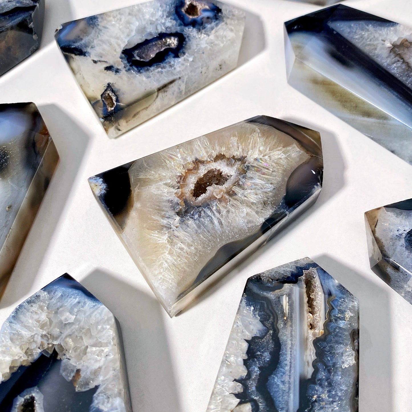 🖤 Onyx Noir Naturel – Géode d'Agate Unique pour Décoration & Énergie Spirituelle.