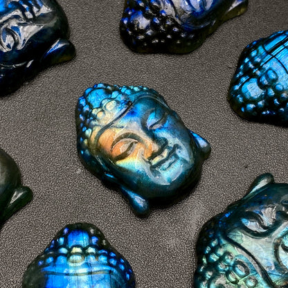 Tête de Bouddha en Labradorite – Sculpture en Cristal Naturel Unique.