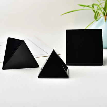 🪨 Tourmaline Noire Naturelle  – Mascotte Énergétique.