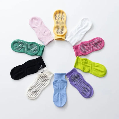 Chaussettes de yoga respirantes simples pour femmes.e