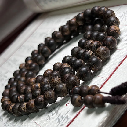 Bracelet de type submergé en matériaux anciens de Tarakan, Indonésie.