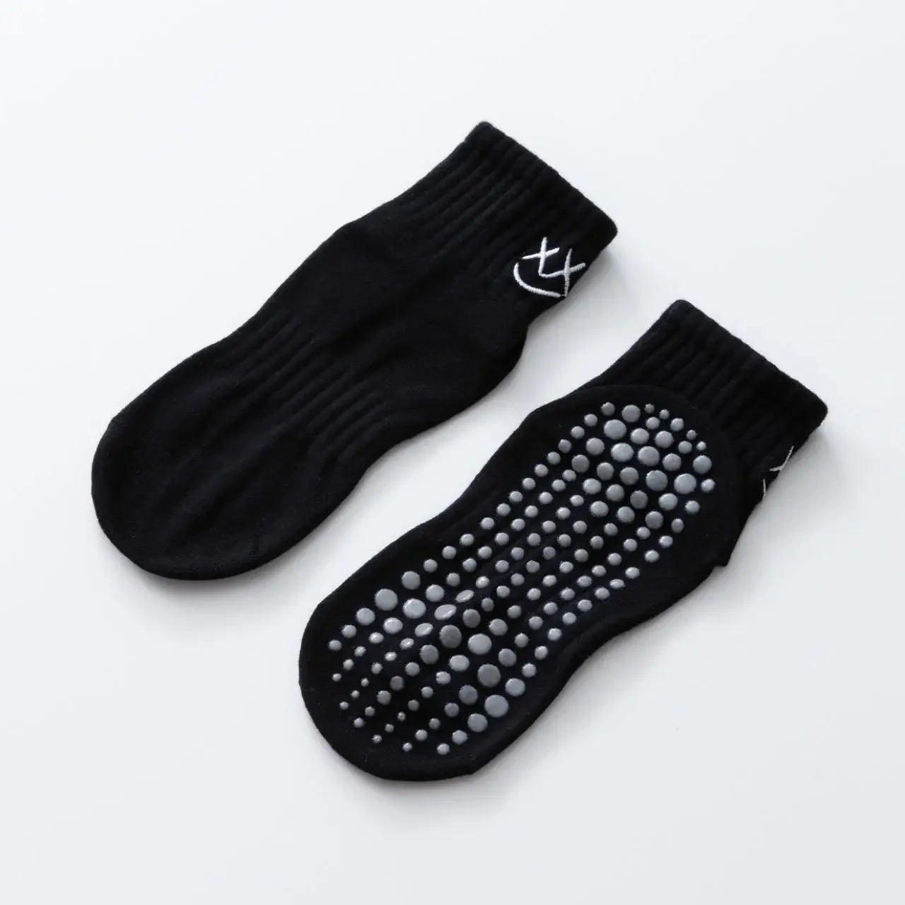 Chaussettes de yoga respirantes simples pour femmes.e