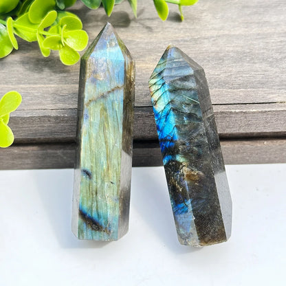 Cristal de Labradorite Naturelle – Symbole de Renaissance & Transformation.