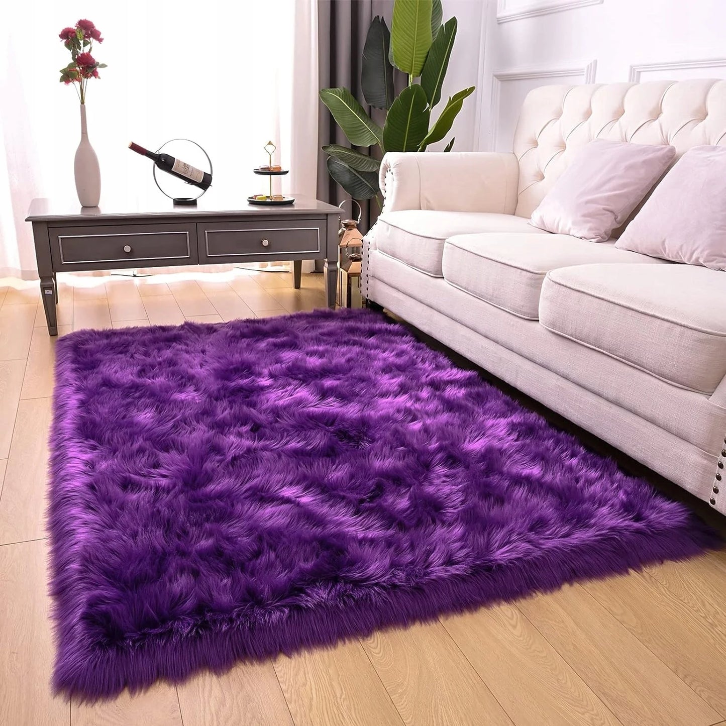 Tapis en fausse fourrure.