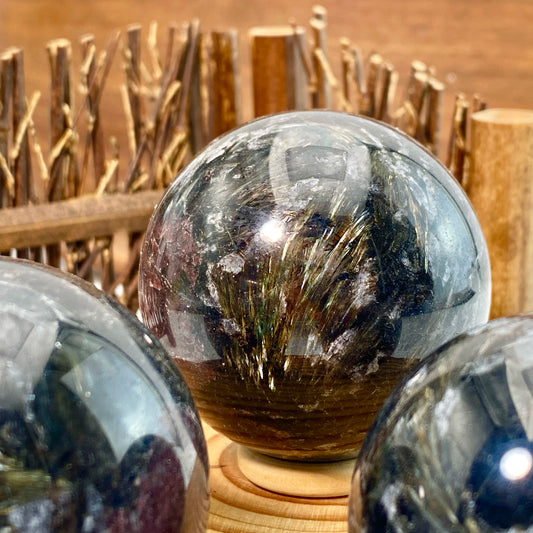 ⚪Sphère de Feu d’Artifice – Cristal Naturel Sculpté & Énergétique.