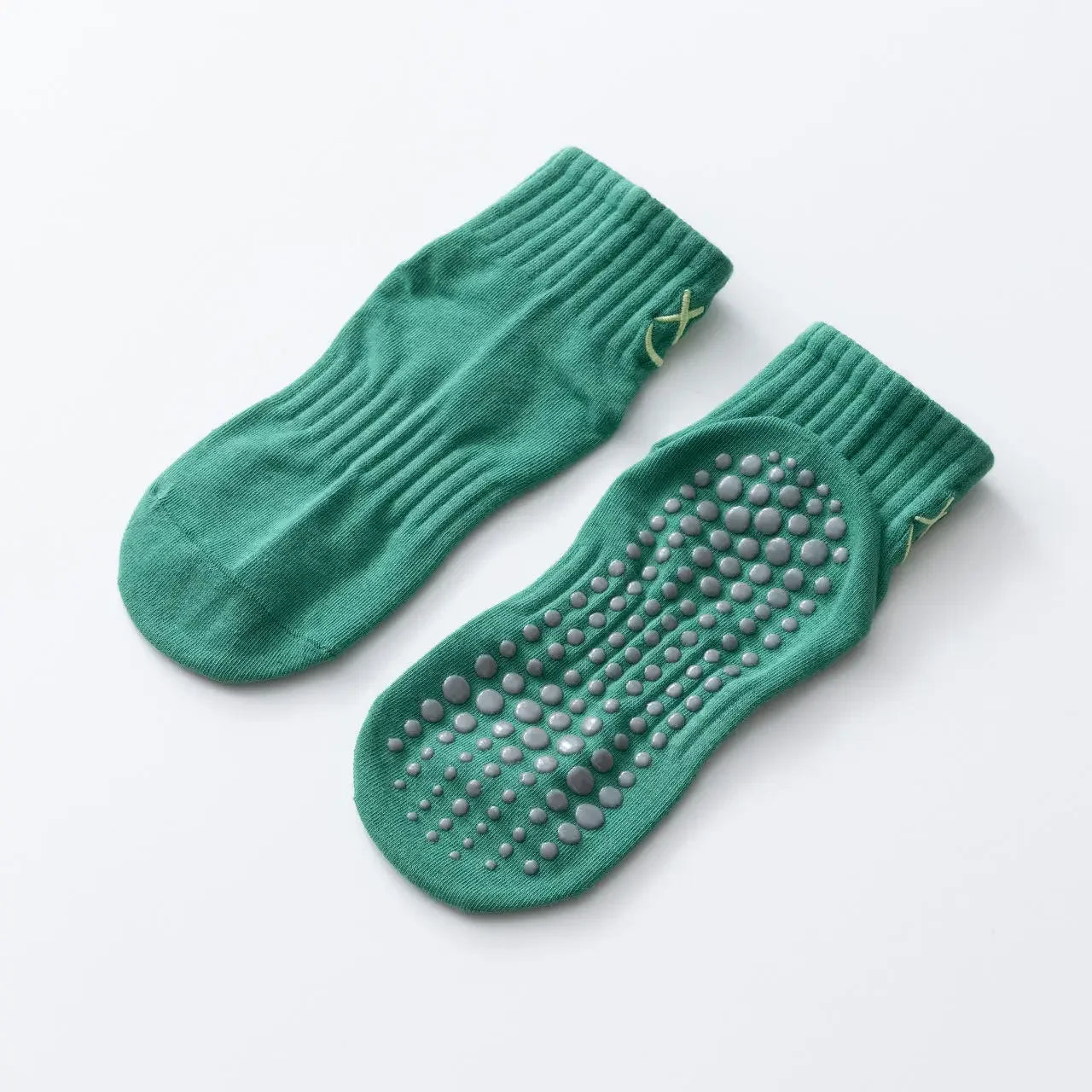 Chaussettes de yoga respirantes simples pour femmes.e