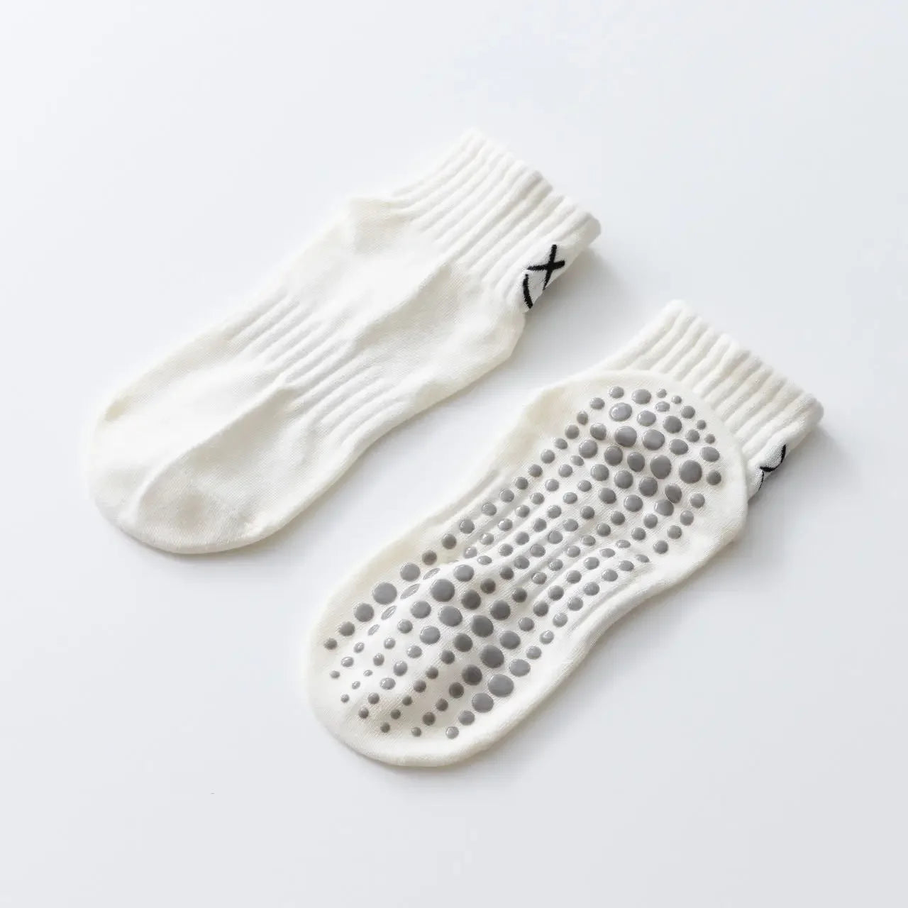 Chaussettes de yoga respirantes simples pour femmes.e