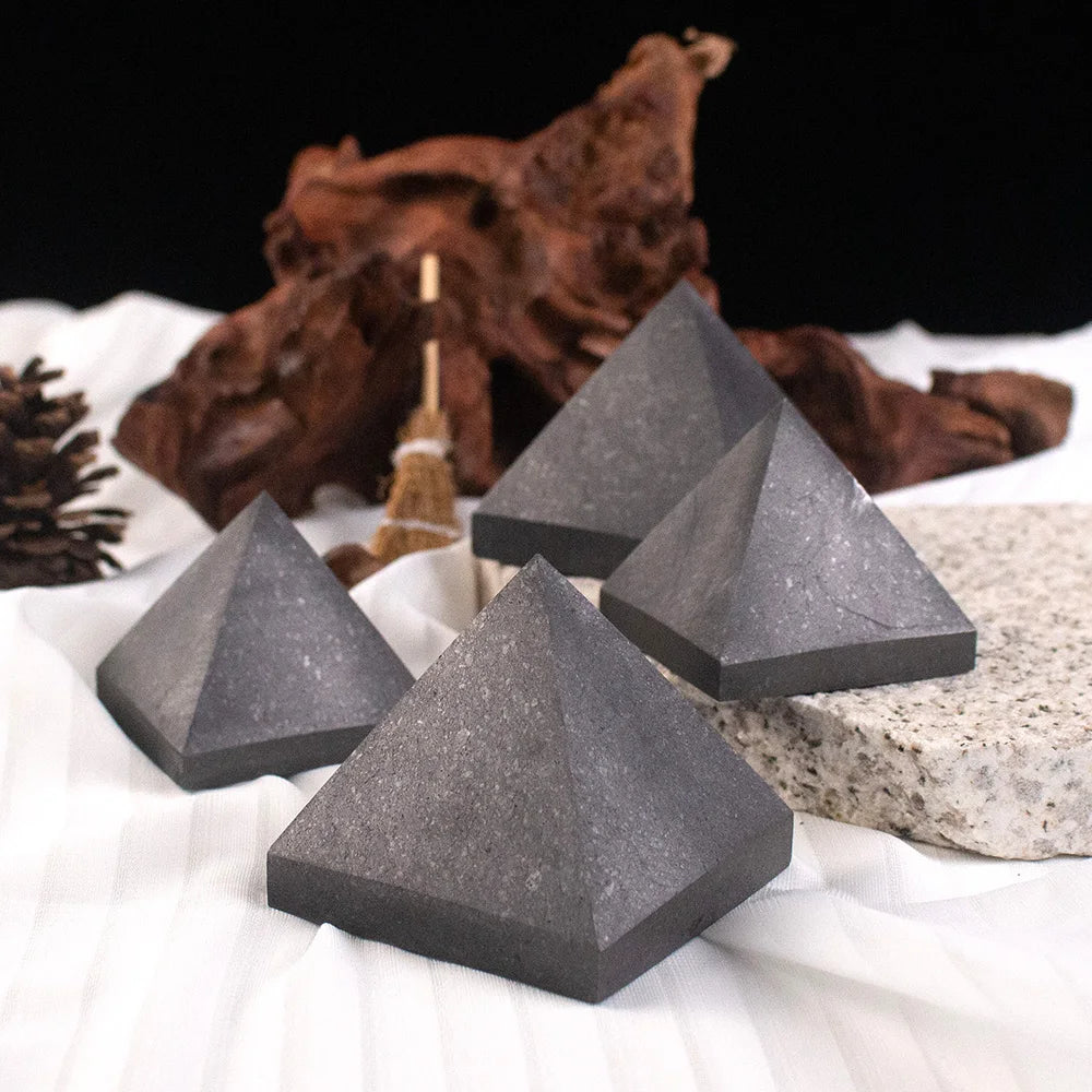 🔮 Pyramide de Shungite Naturelle – Protection Énergétique & Bien-Être.