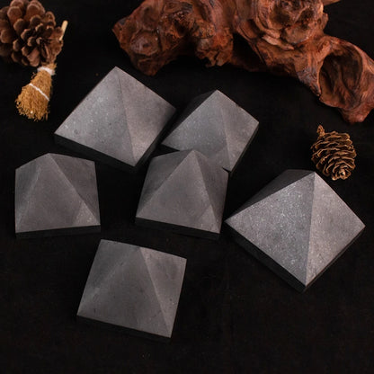🔮 Pyramide de Shungite Naturelle – Protection Énergétique & Bien-Être.