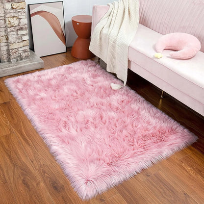 Tapis en fausse fourrure.